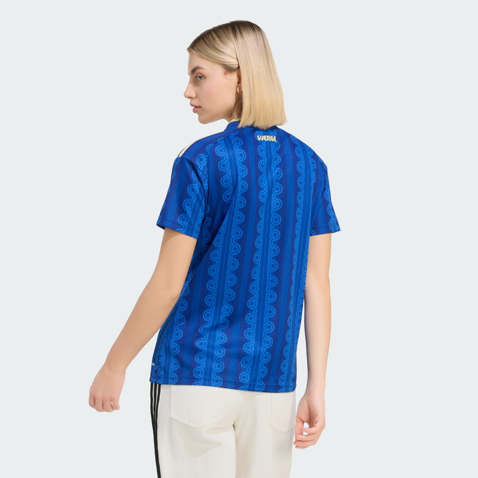 Sweden 26 Away Jersey