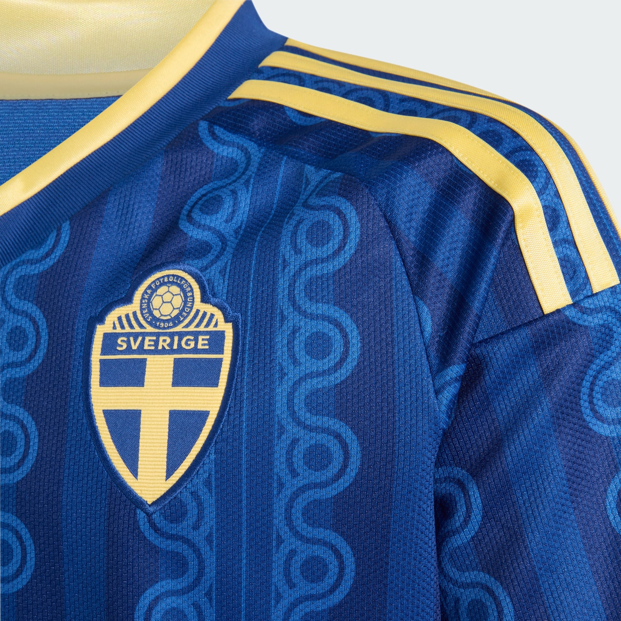 Sweden 26 Away Kids Jersey