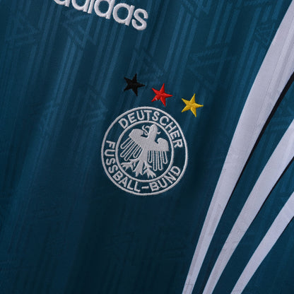 PSG 2001/02 Home Retro Football Shirt - close up details of Navy Nike retro kit