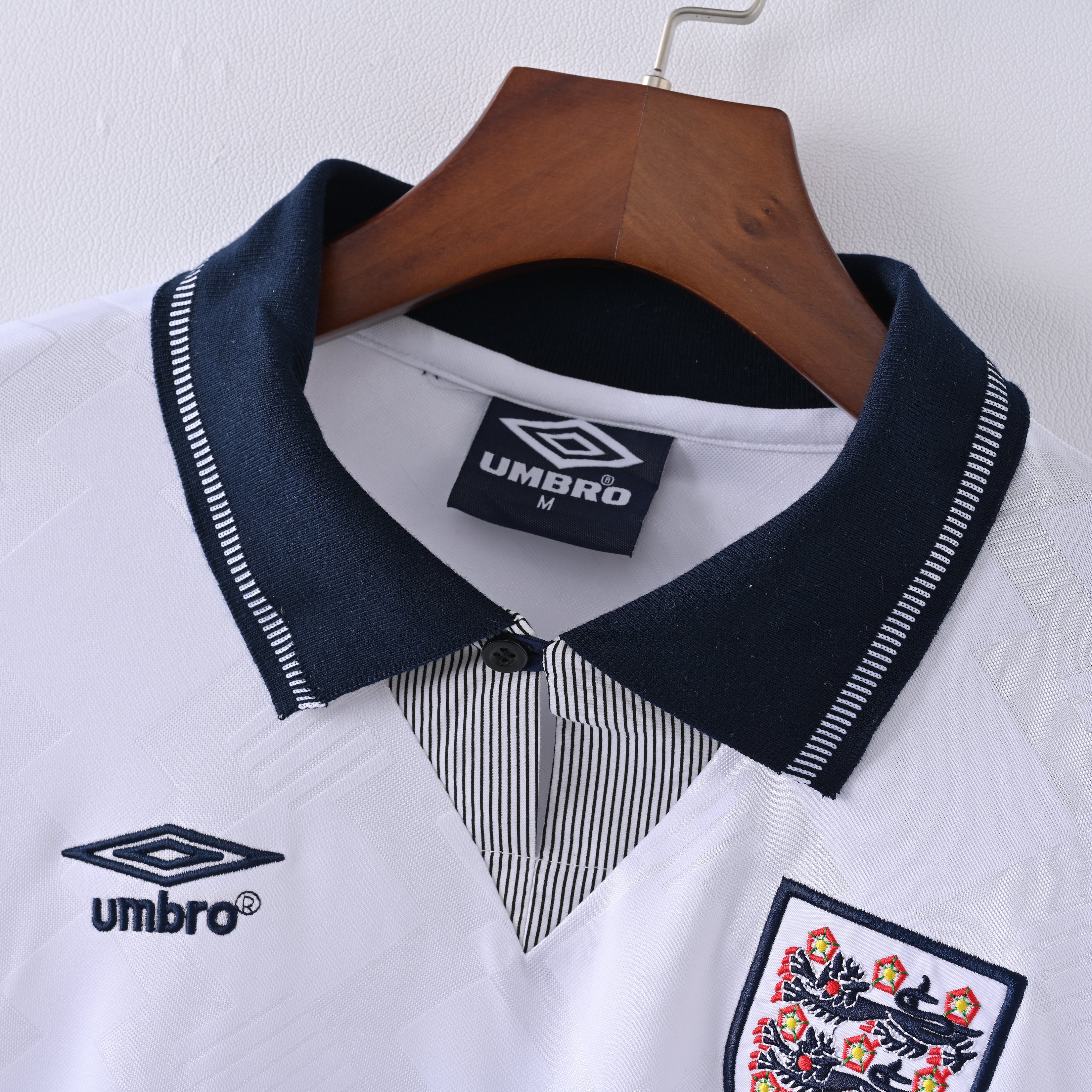 PSG 2001/02 Home Retro Football Shirt - close up details of Navy Nike retro kit