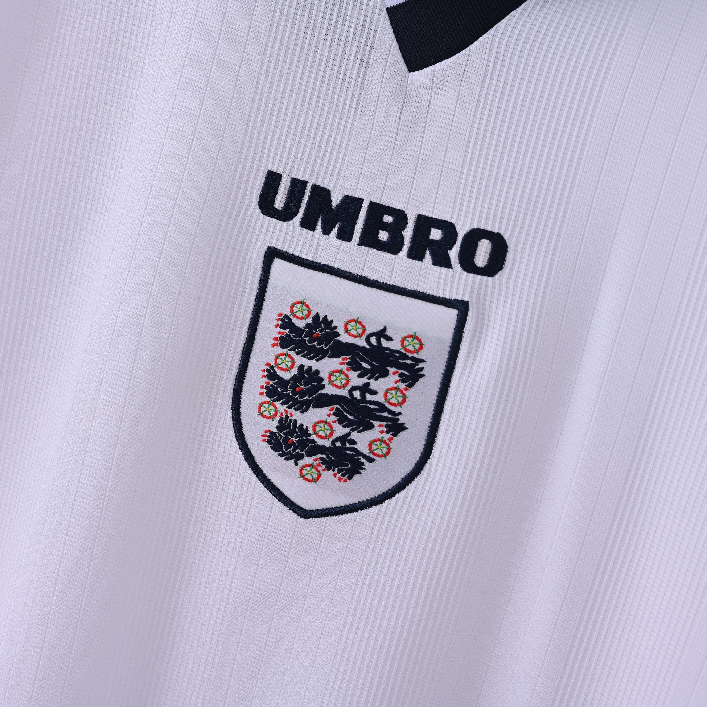 PSG 2001/02 Home Retro Football Shirt - close up details of Navy Nike retro kit