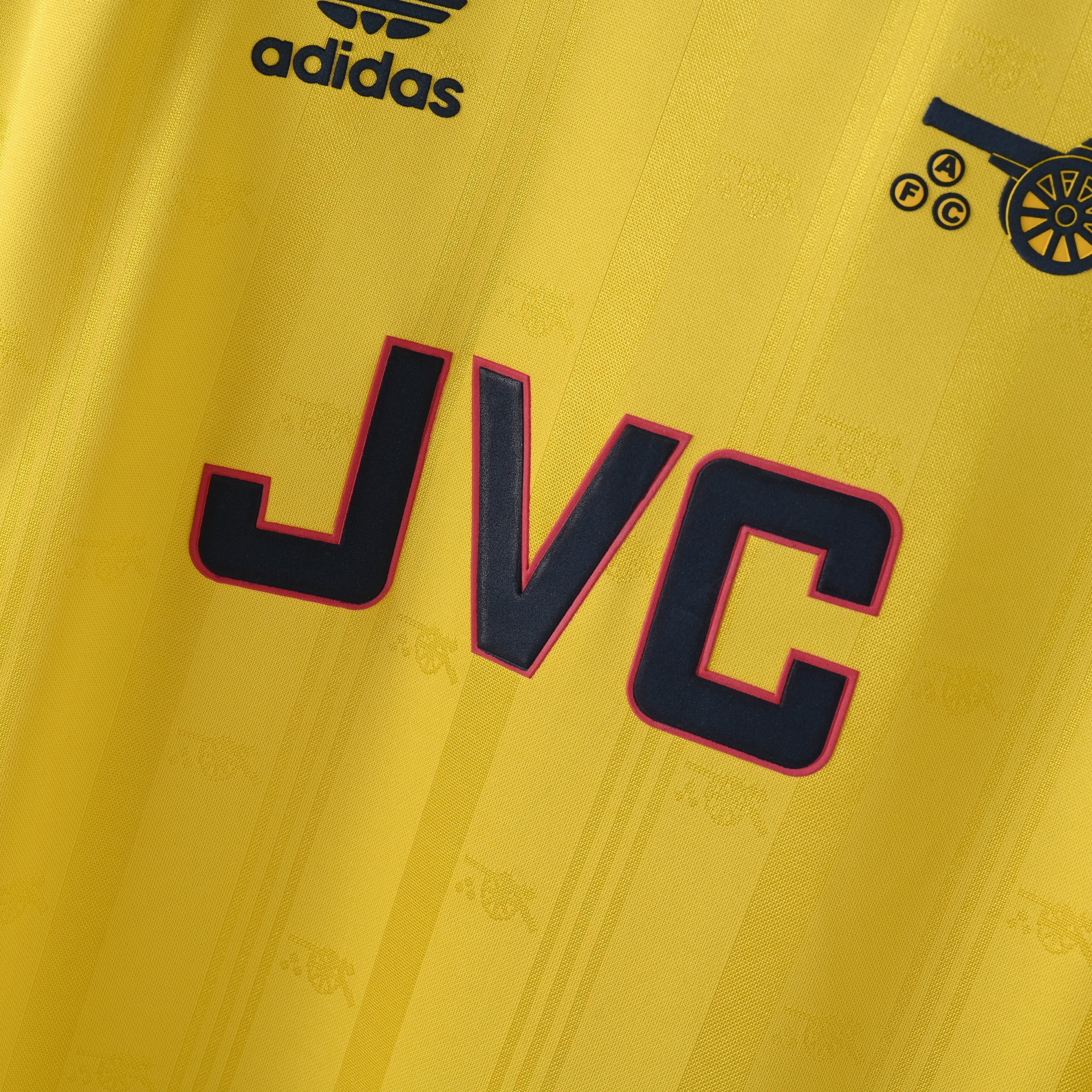 PSG 2001/02 Home Retro Football Shirt - close up details of Navy Nike retro kit
