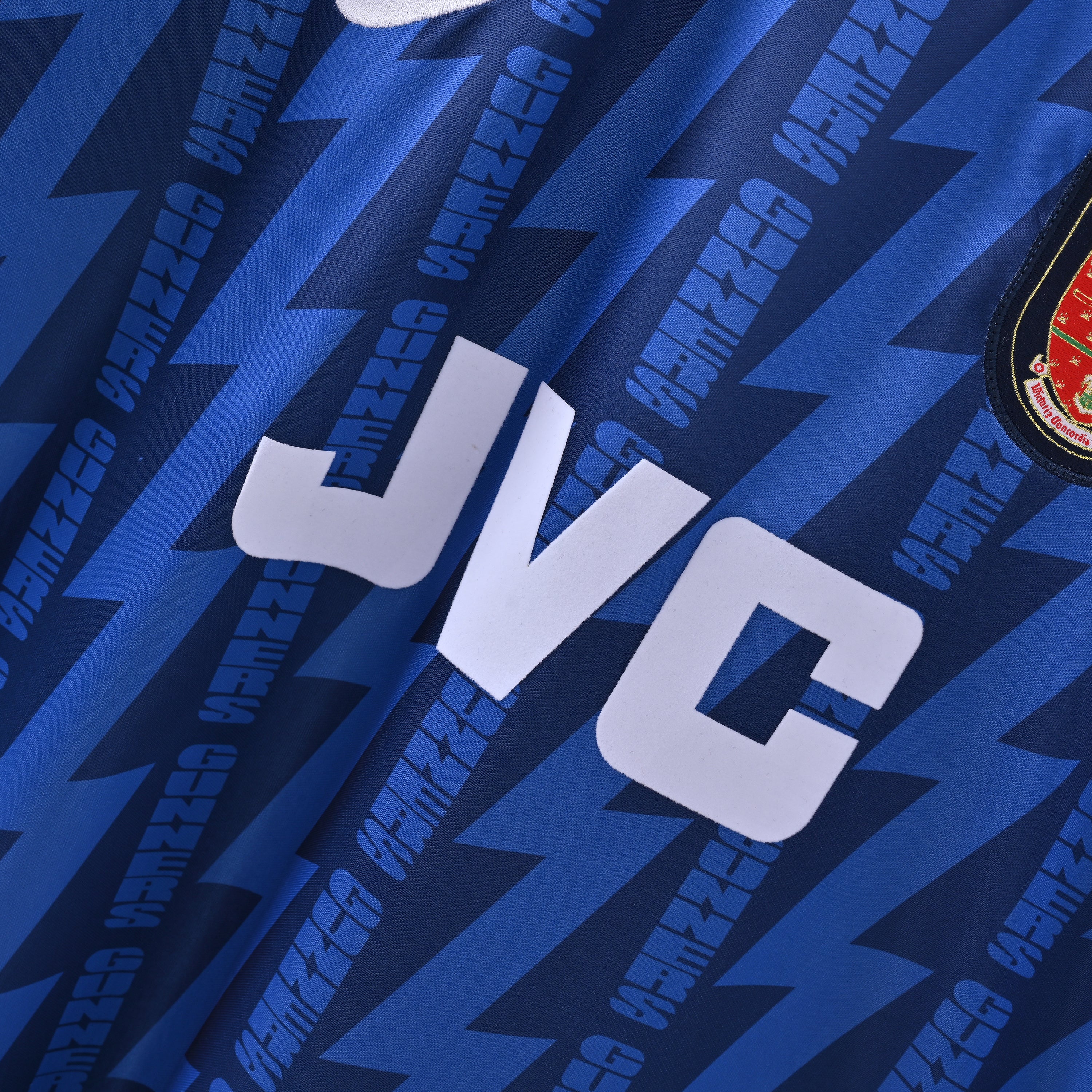 PSG 2001/02 Home Retro Football Shirt - close up details of Navy Nike retro kit