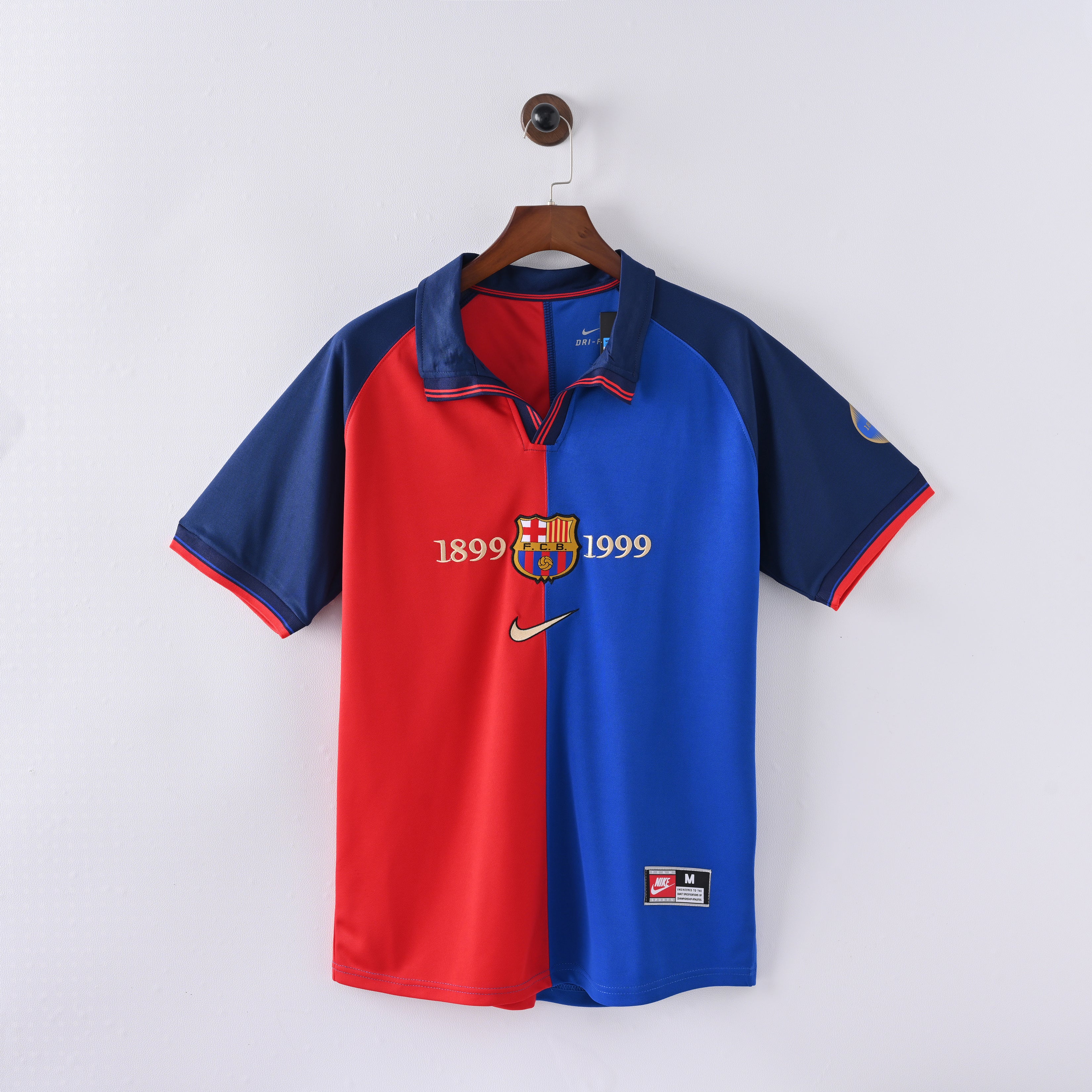 PSG 2001/02 Home Retro Football Shirt - Navy Nike classic football shirt front view
