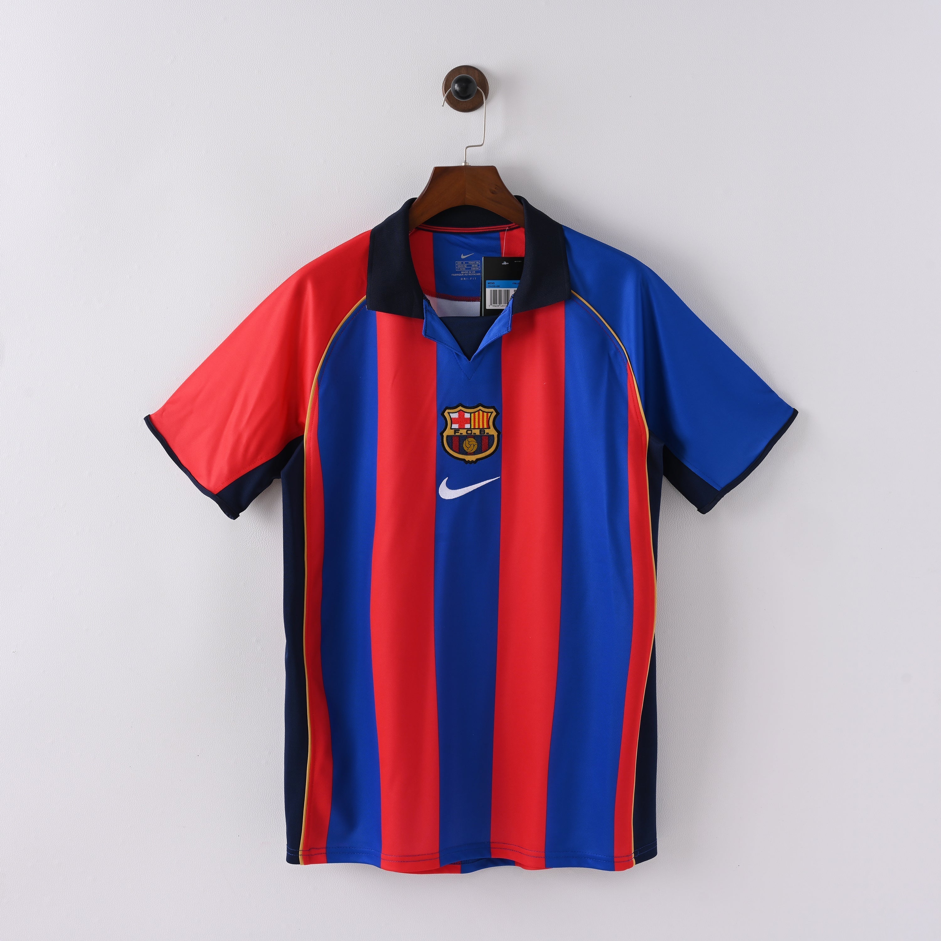 PSG 2001/02 Home Retro Football Shirt - Navy Nike classic football shirt front view