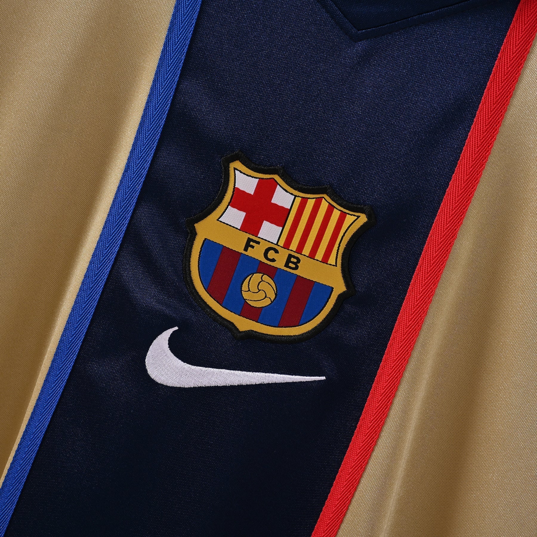 PSG 2001/02 Home Retro Football Shirt - close up details of Navy Nike retro kit