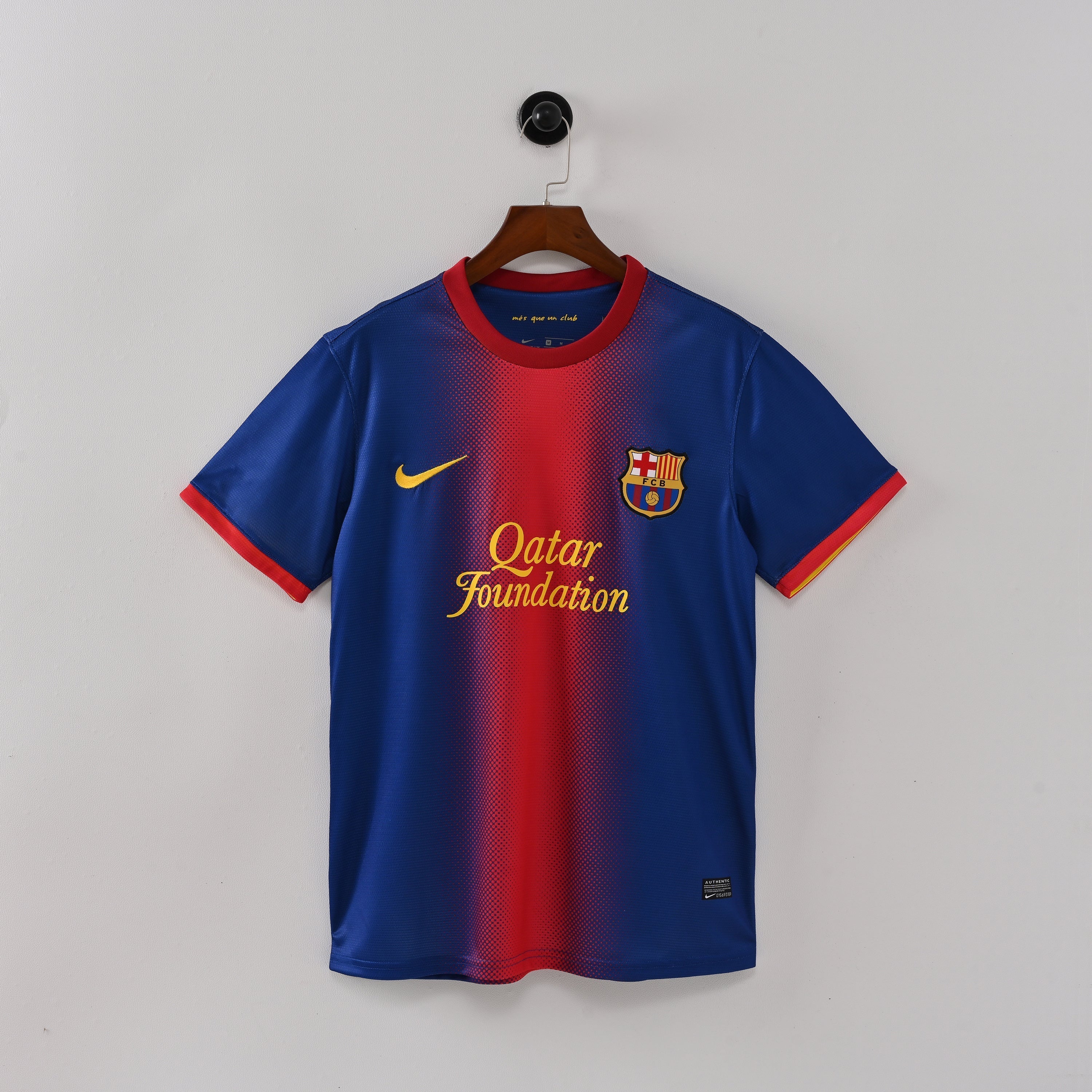 PSG 2001/02 Home Retro Football Shirt - Navy Nike classic football shirt front view