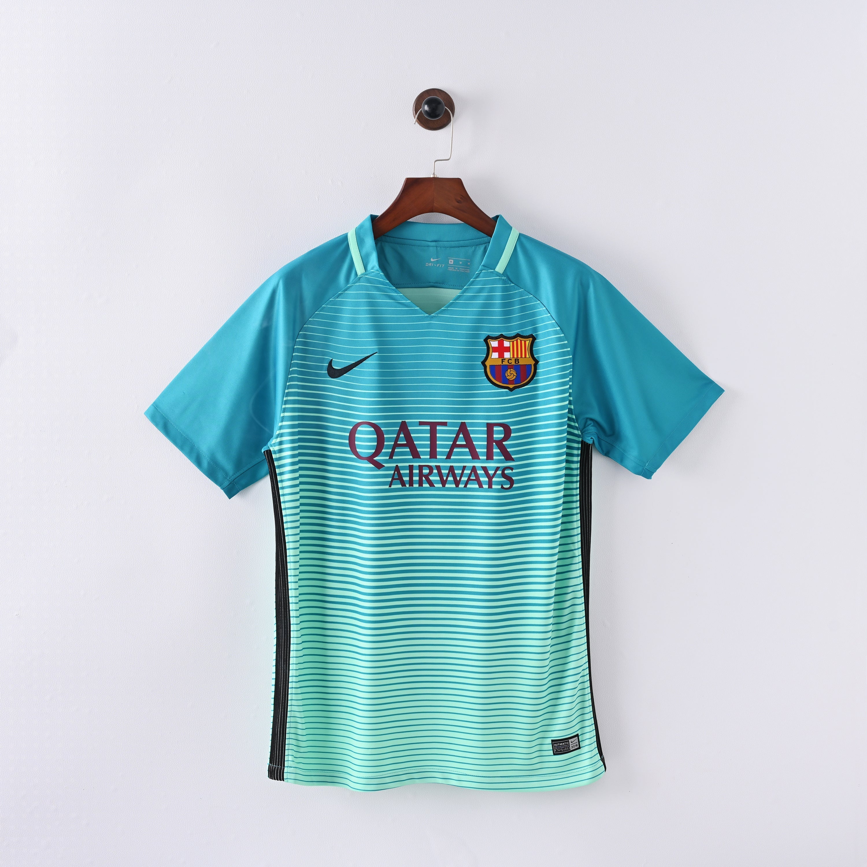 PSG 2001/02 Home Retro Football Shirt - Navy Nike classic football shirt front view