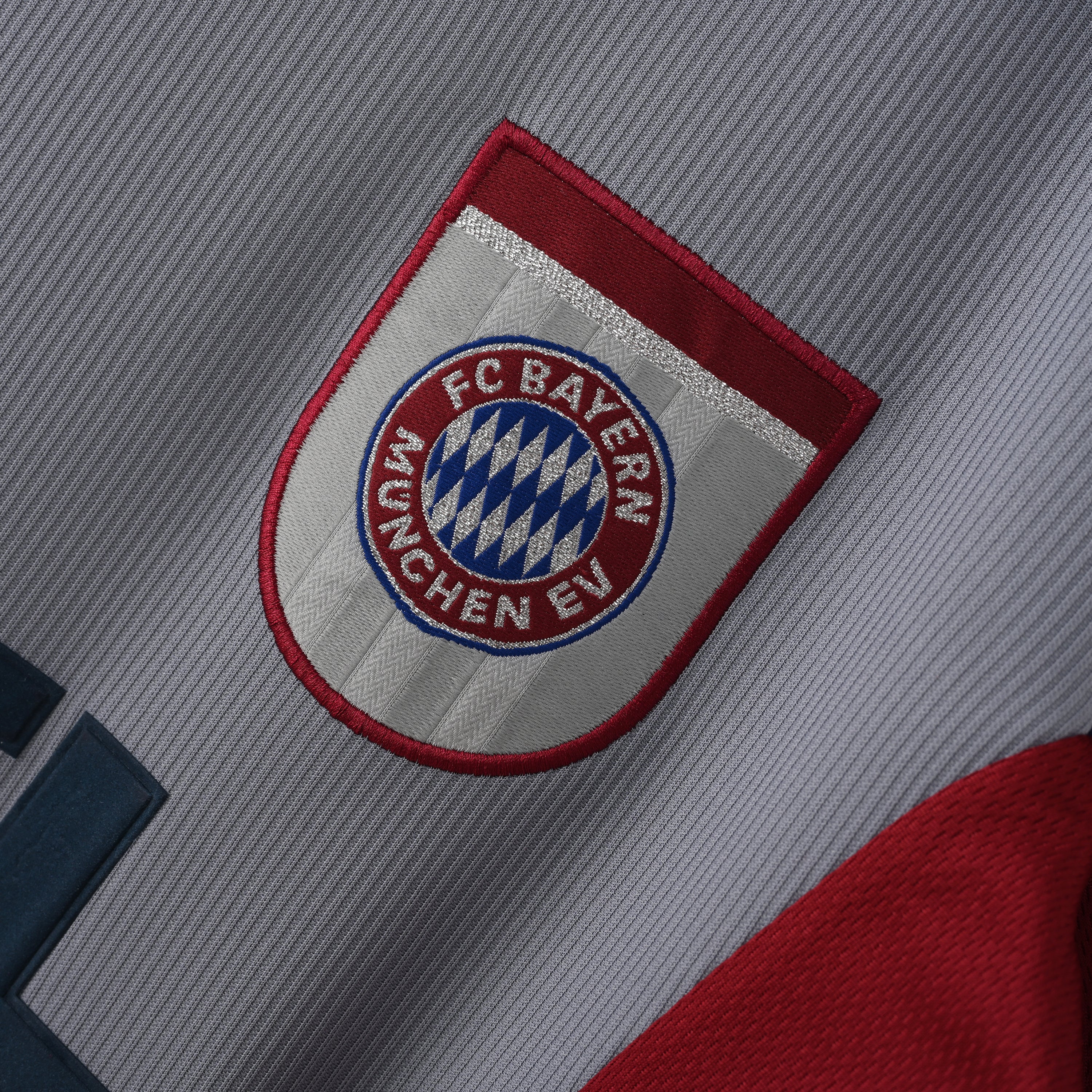 PSG 2001/02 Home Retro Football Shirt - close up details of Navy Nike retro kit