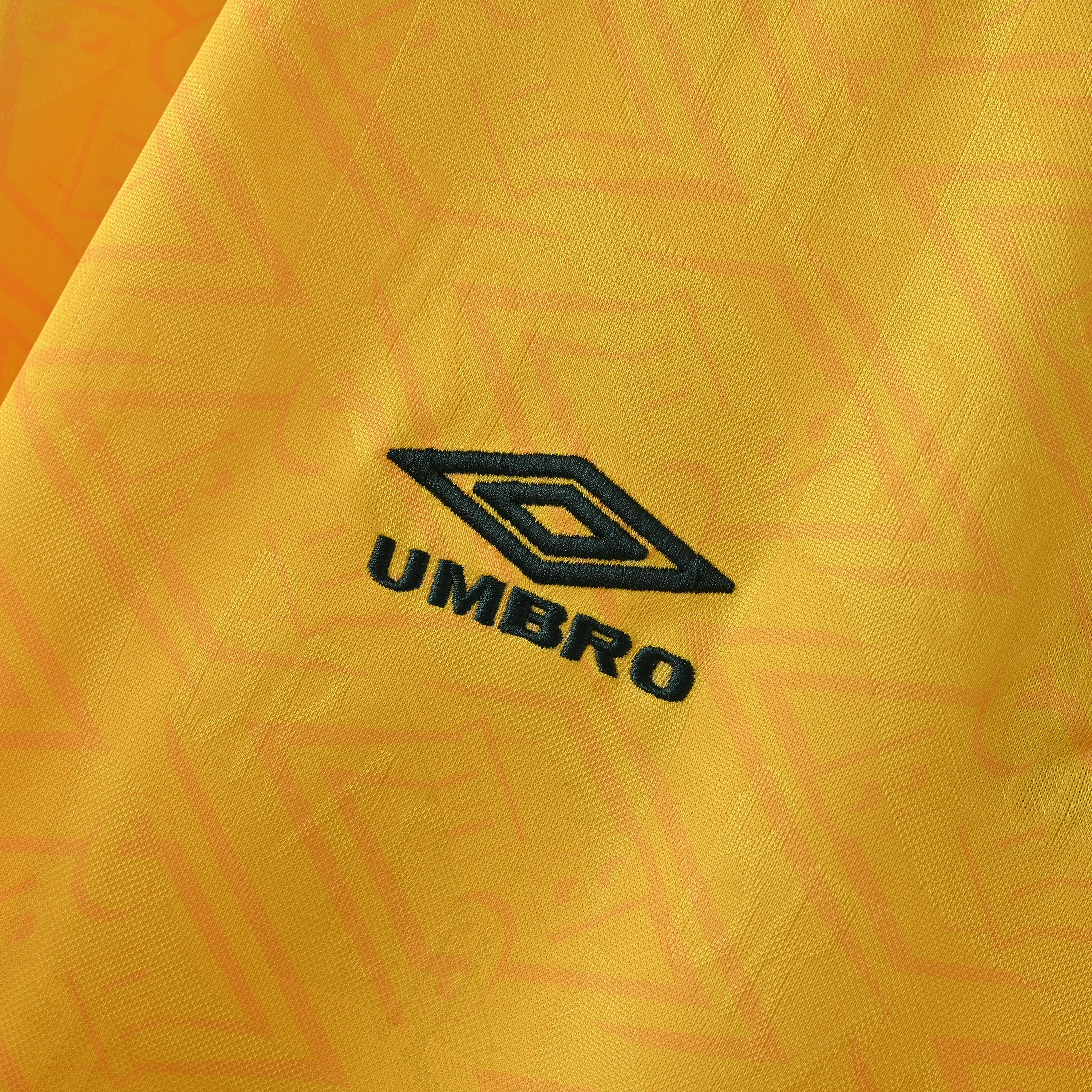 PSG 2001/02 Home Retro Football Shirt - close up details of Navy Nike retro kit