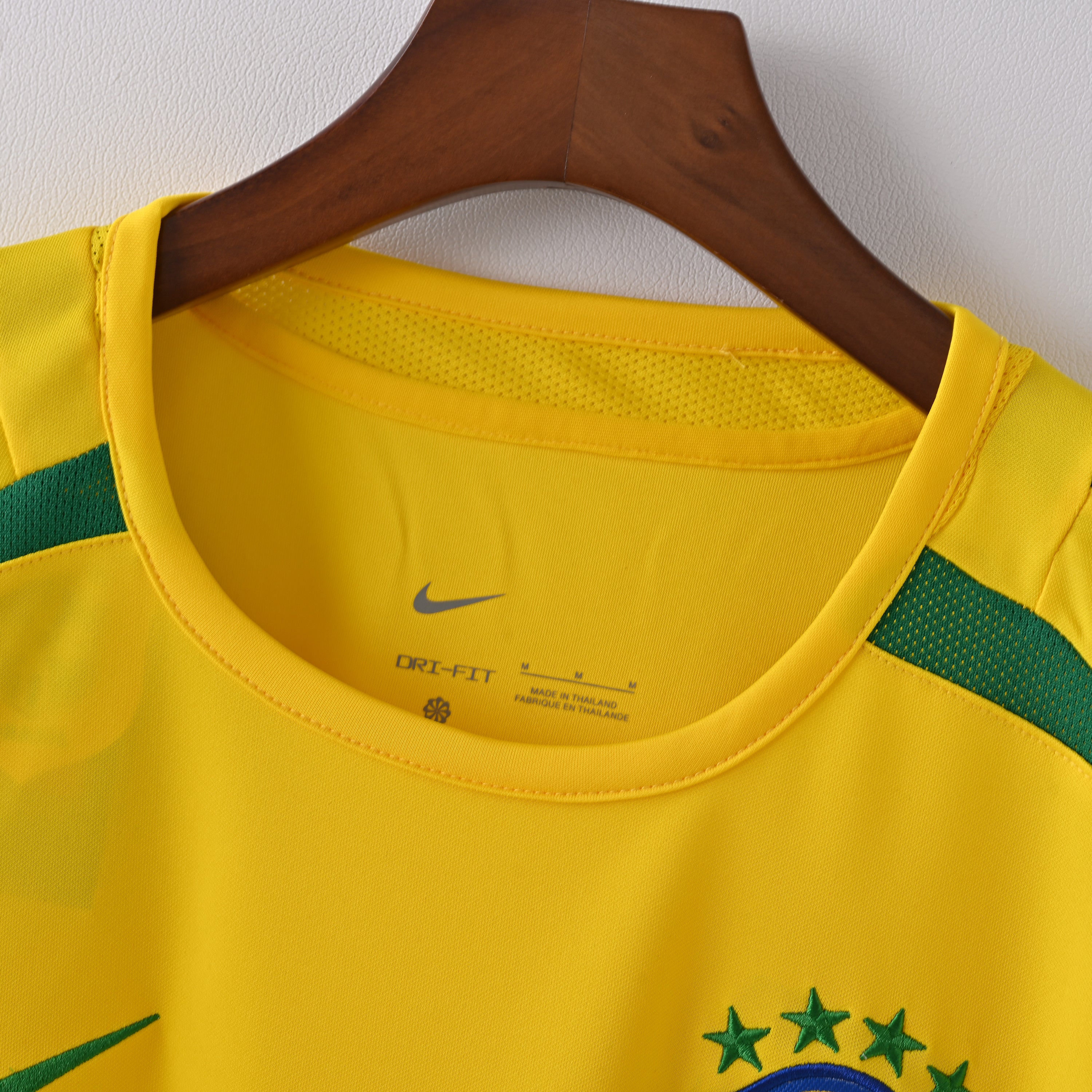 PSG 2001/02 Home Retro Football Shirt - close up details of Navy Nike retro kit