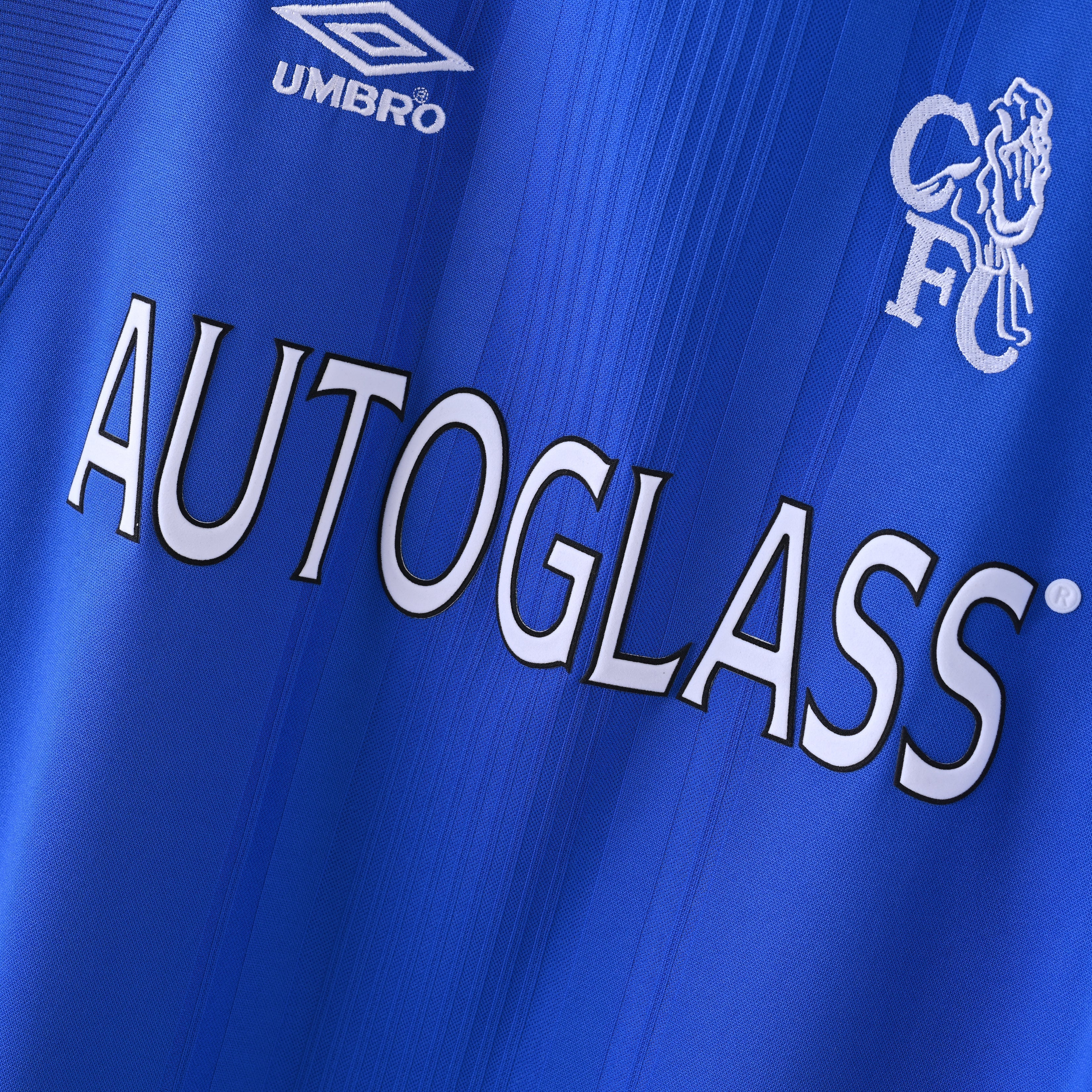 PSG 2001/02 Home Retro Football Shirt - close up details of Navy Nike retro kit