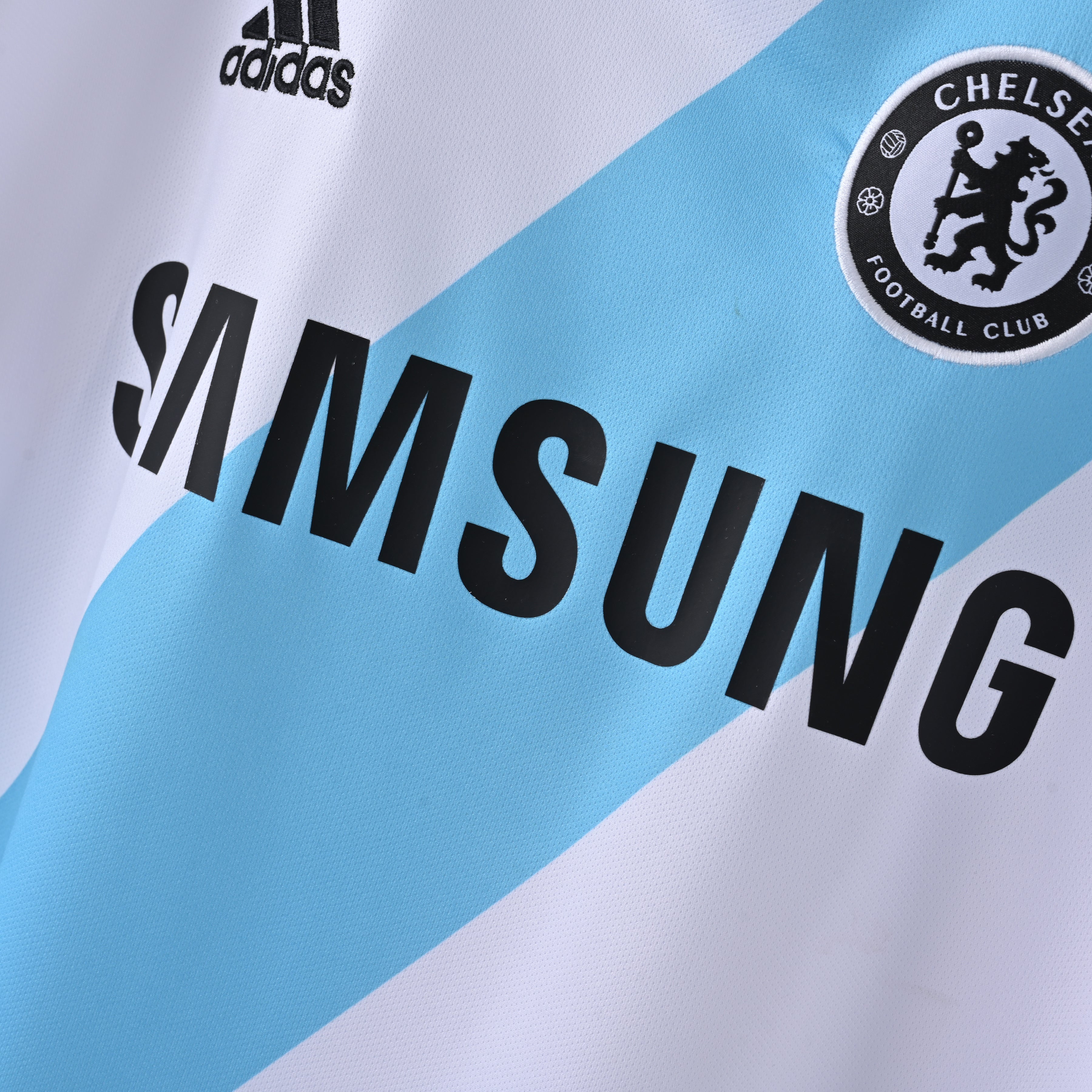 PSG 2001/02 Home Retro Football Shirt - close up details of Navy Nike retro kit