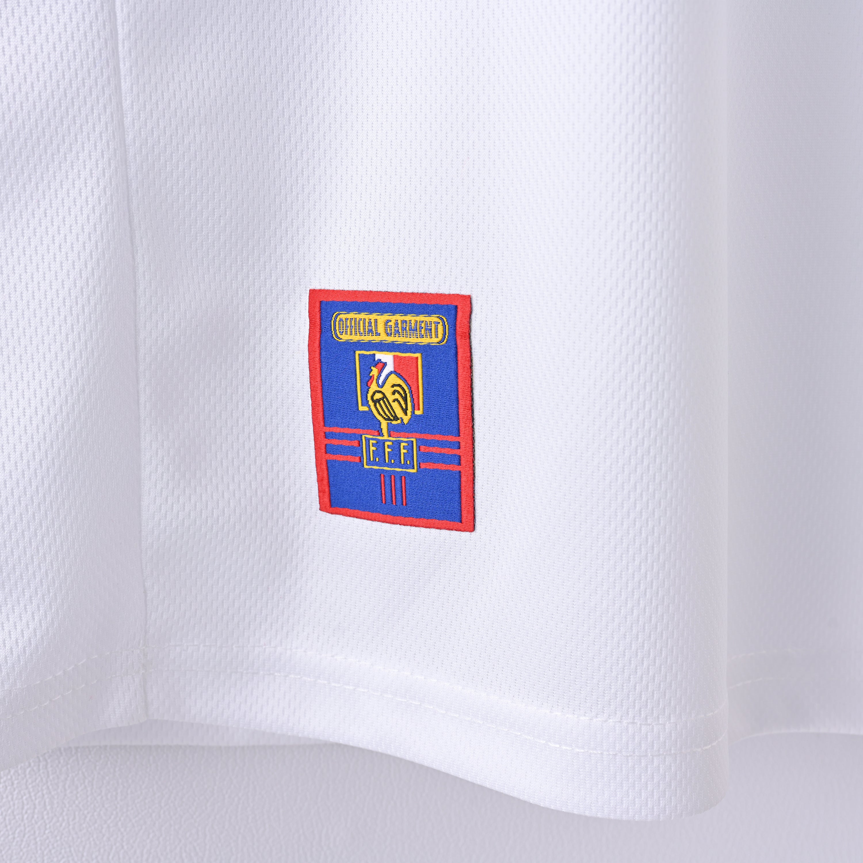 PSG 2001/02 Home Retro Football Shirt - Navy classic soccer jersey by Nike side or back view