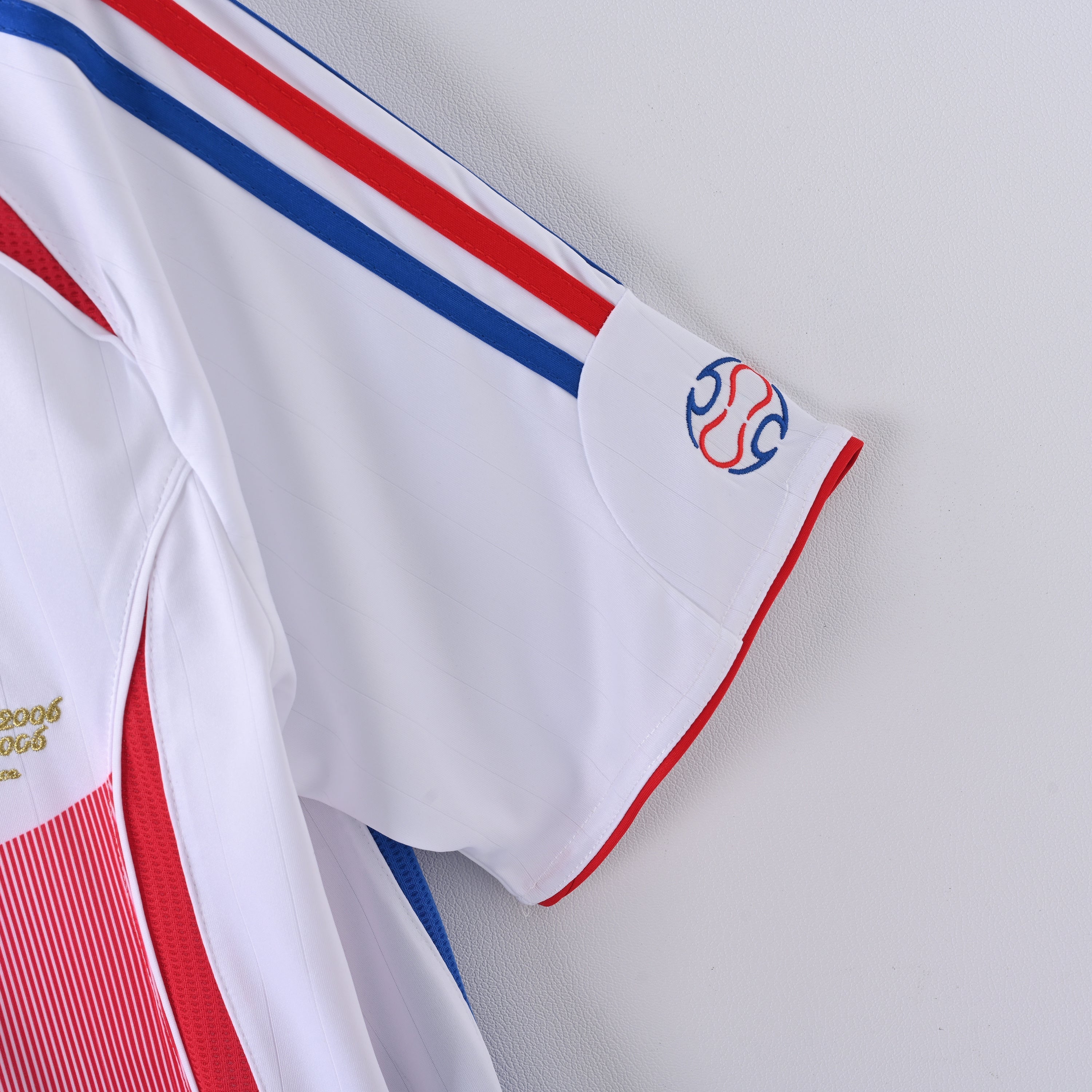 PSG 2001/02 Home Retro Football Shirt - Navy classic soccer jersey by Nike side or back view