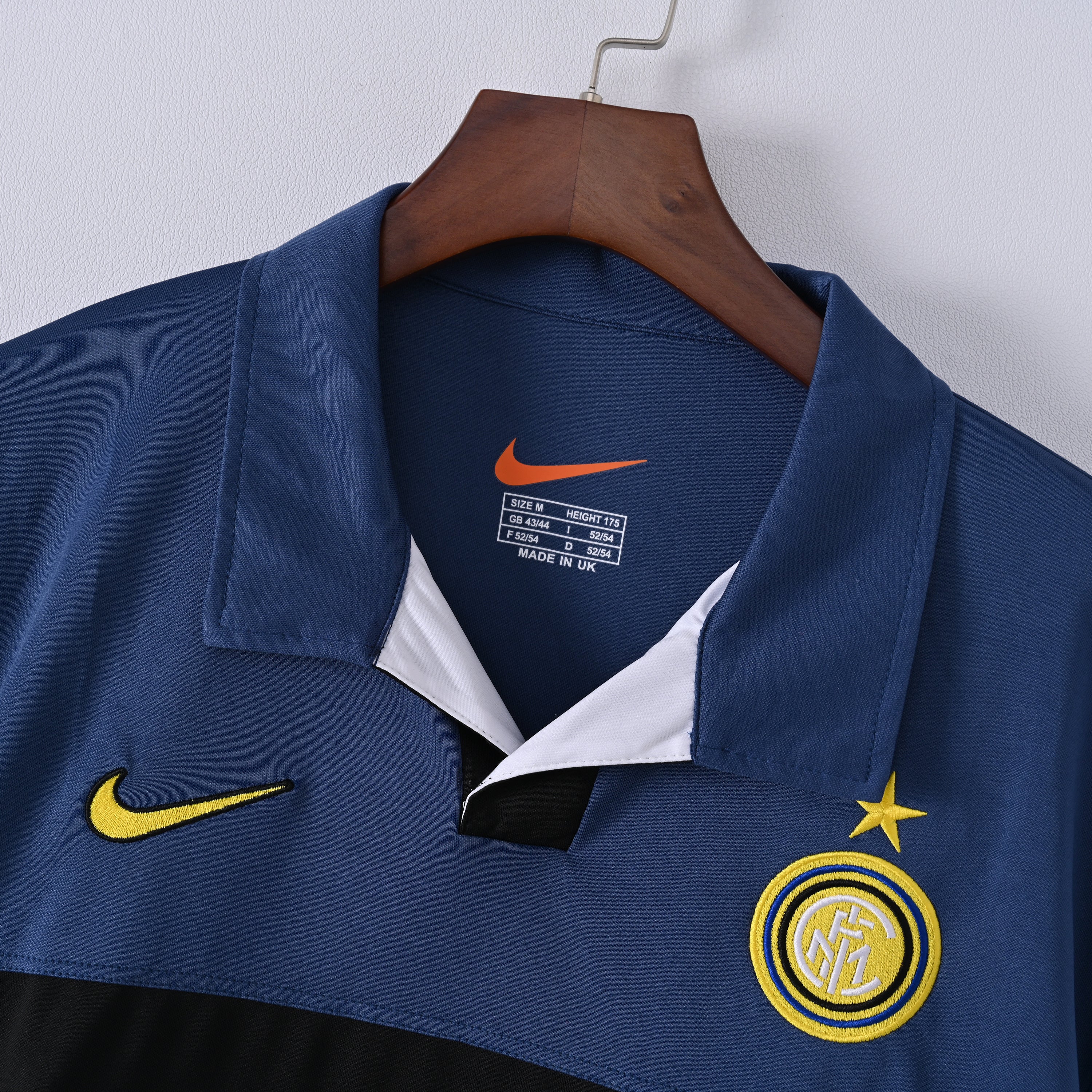 PSG 2001/02 Home Retro Football Shirt - close up details of Navy Nike retro kit