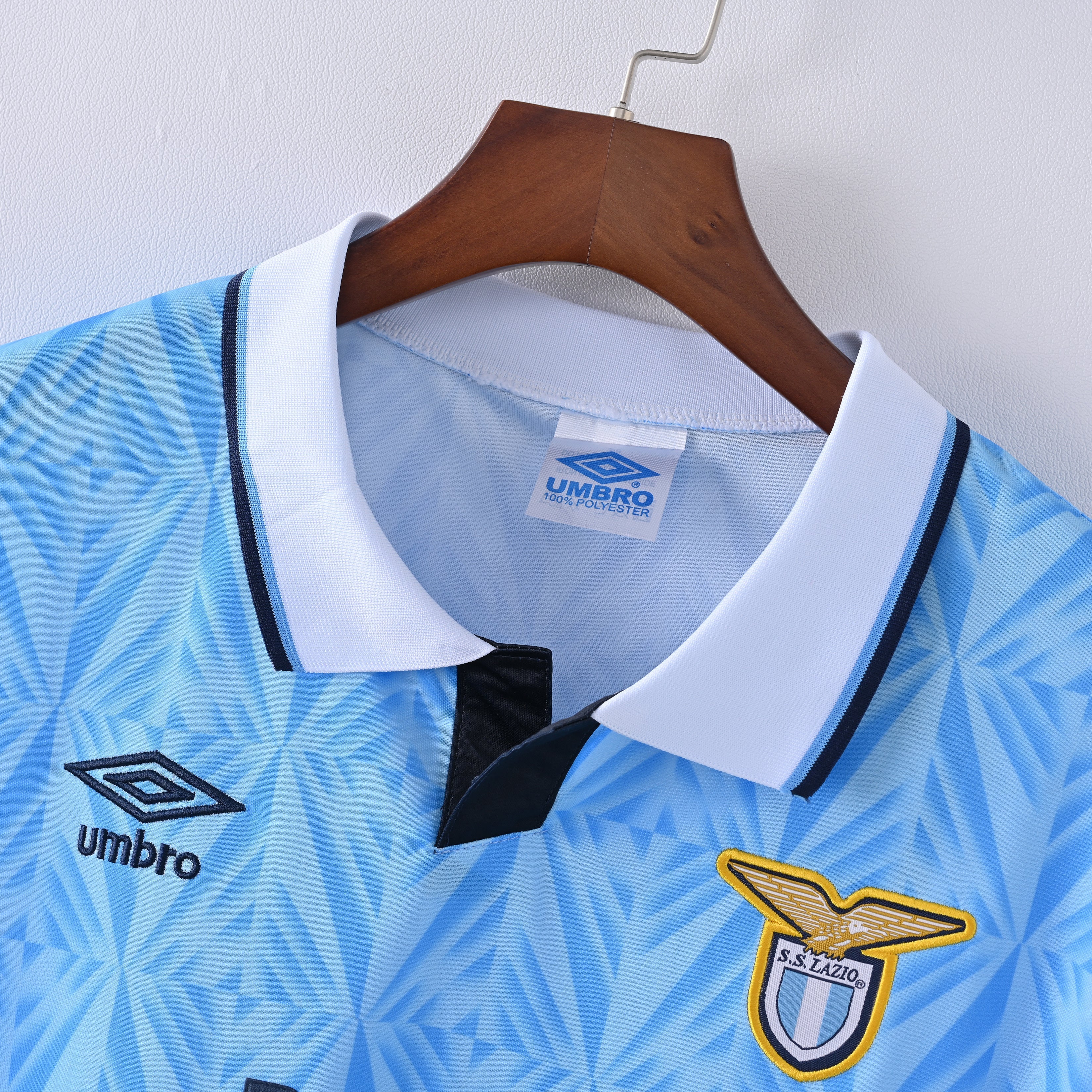 PSG 2001/02 Home Retro Football Shirt - close up details of Navy Nike retro kit