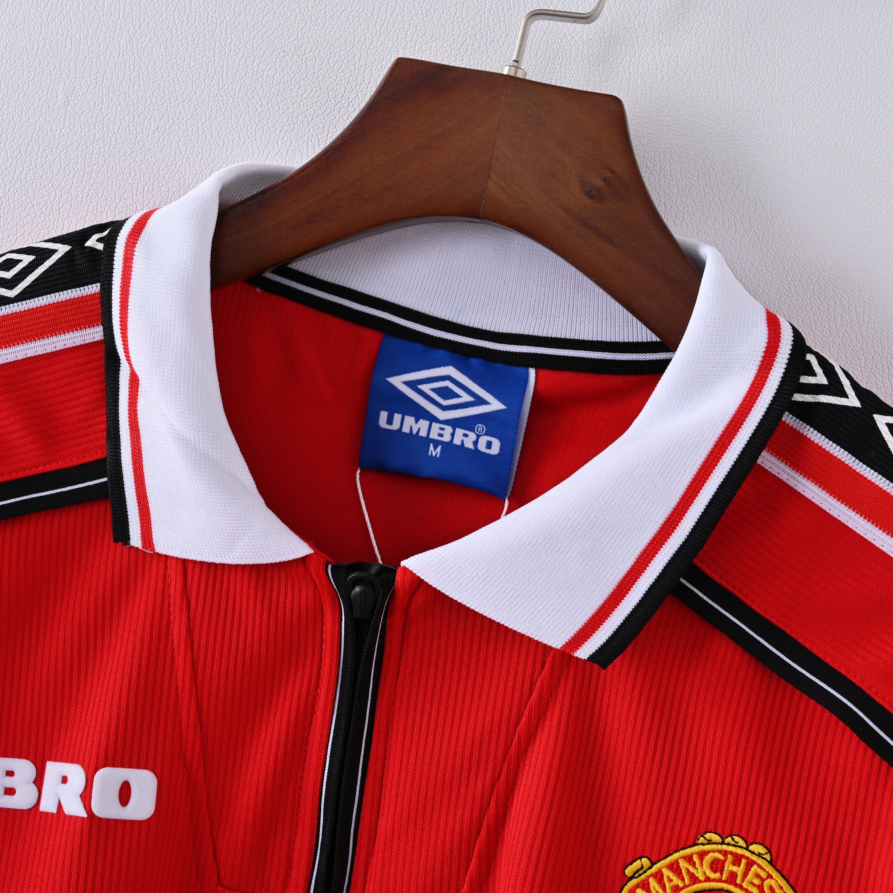 PSG 2001/02 Home Retro Football Shirt - close up details of Navy Nike retro kit