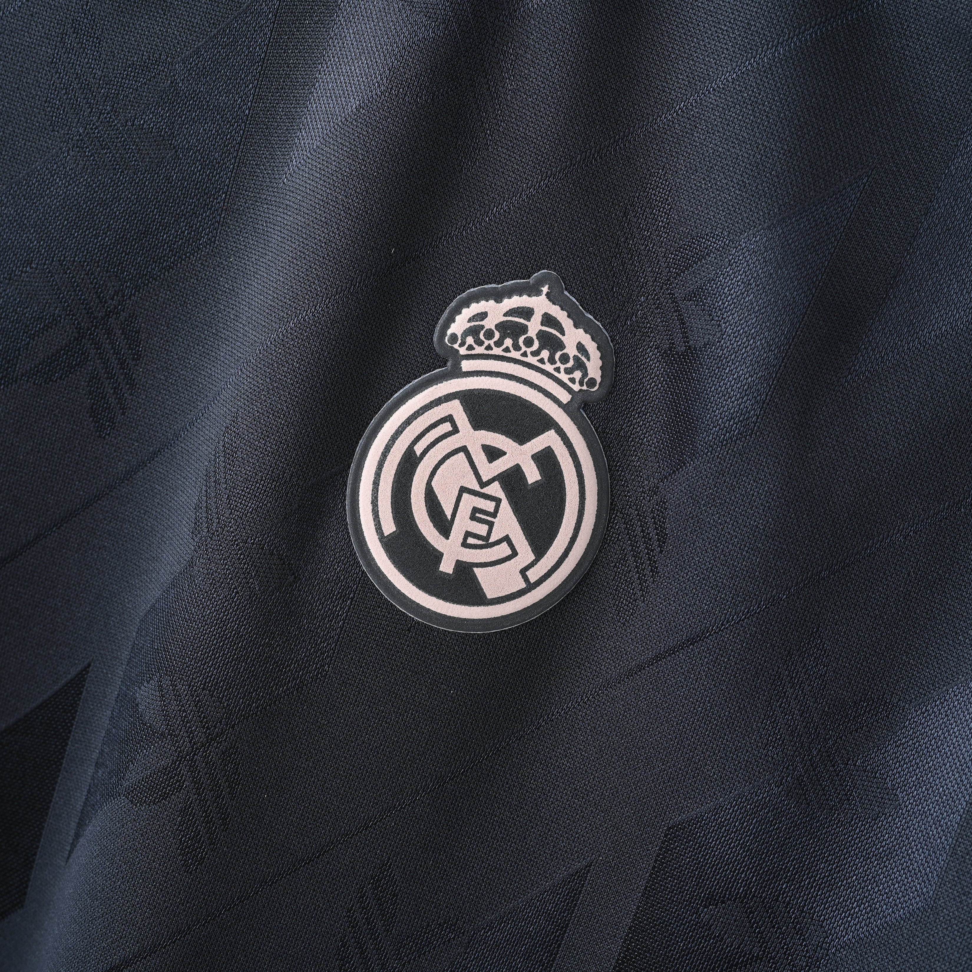 PSG 2001/02 Home Retro Football Shirt - close up details of Navy Nike retro kit