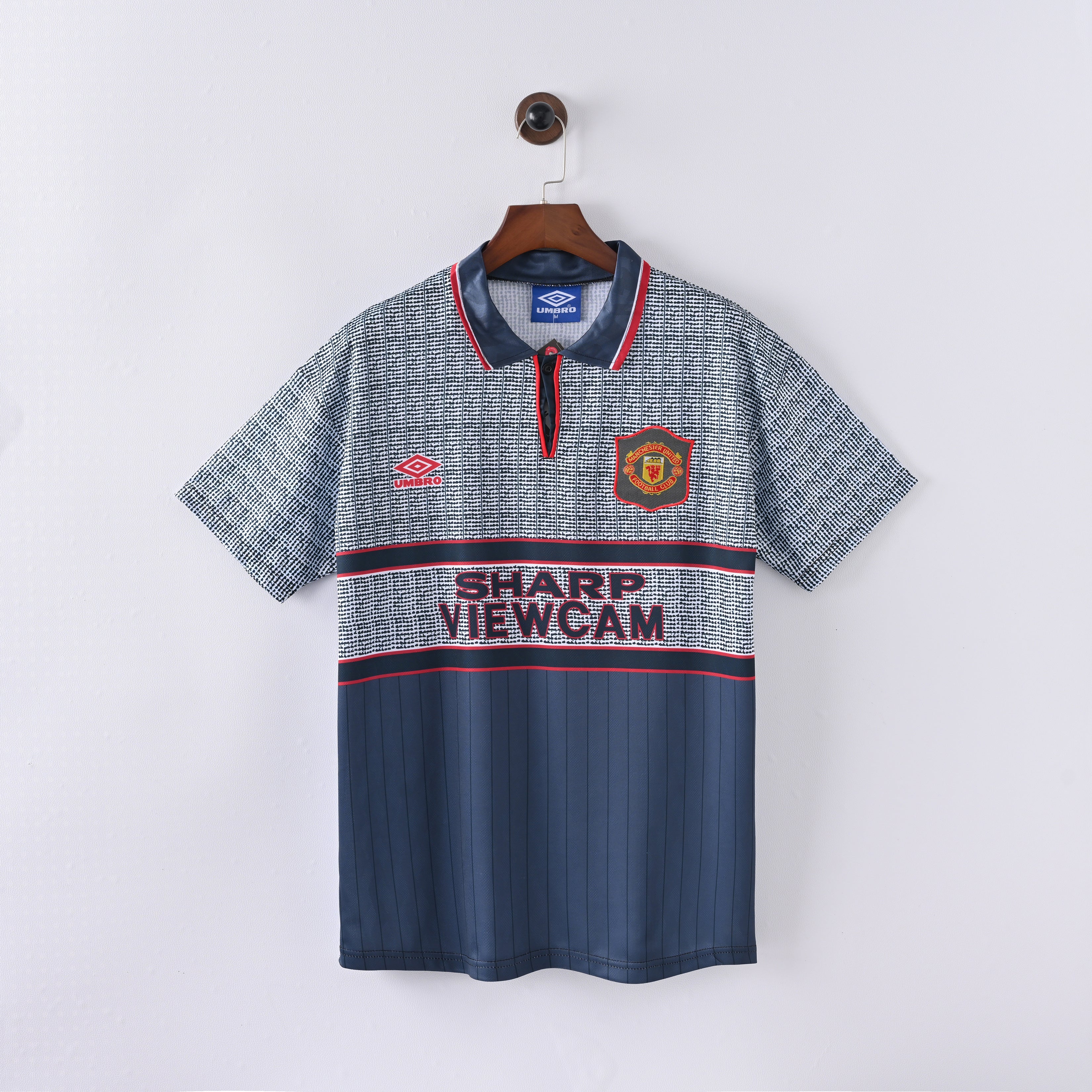 PSG 2001/02 Home Retro Football Shirt - Navy Nike classic football shirt front view
