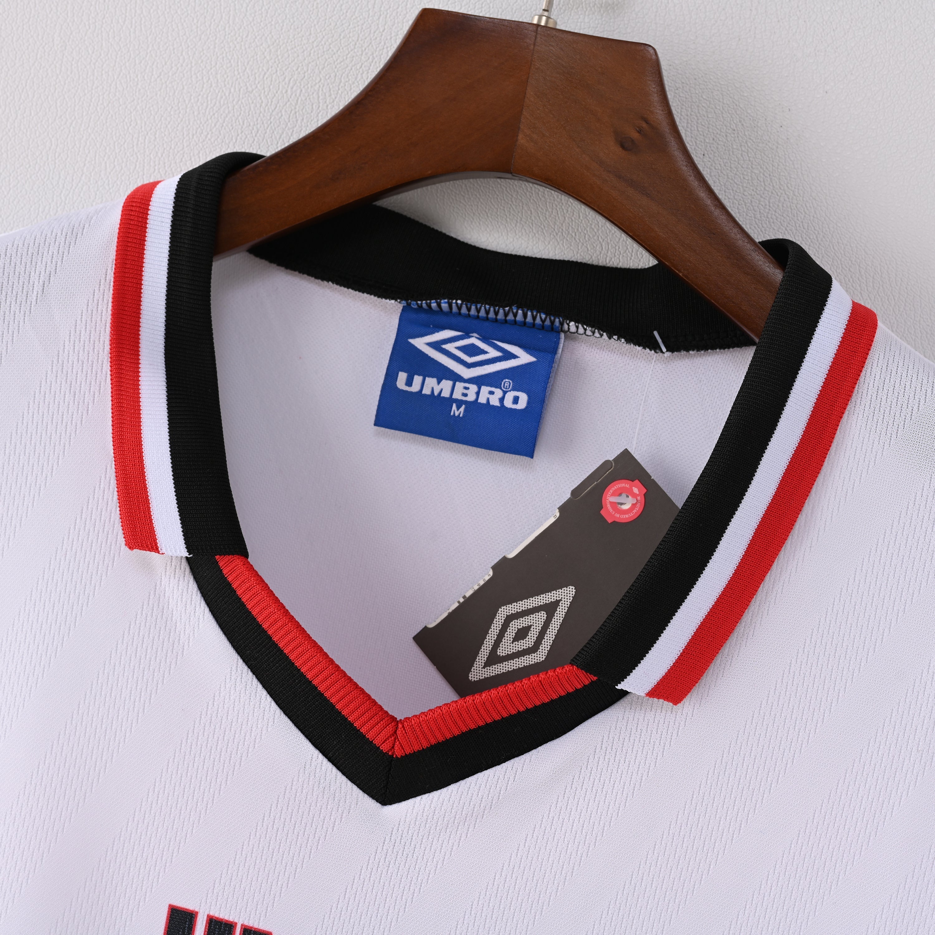 PSG 2001/02 Home Retro Football Shirt - close up details of Navy Nike retro kit