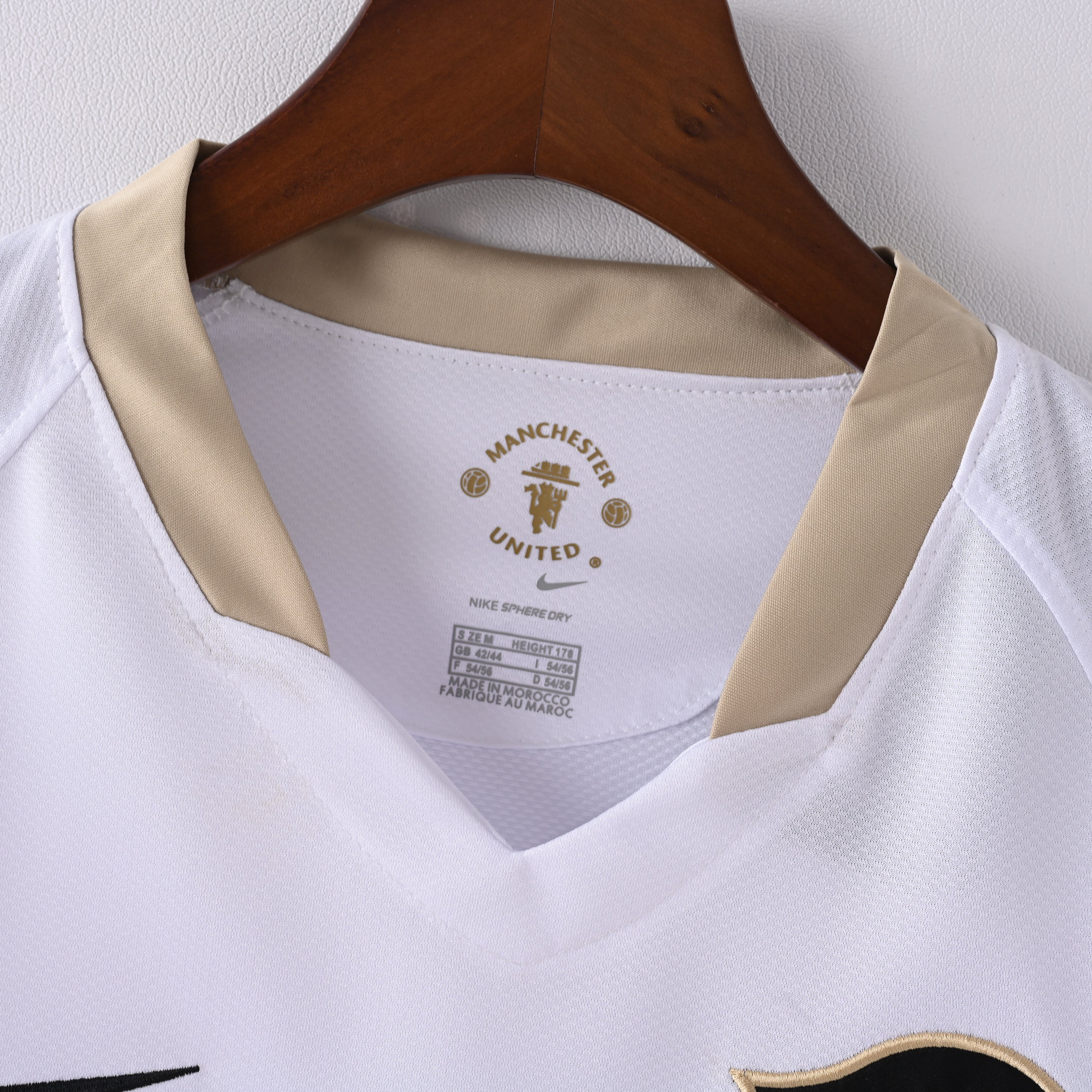 PSG 2001/02 Home Retro Football Shirt - close up details of Navy Nike retro kit