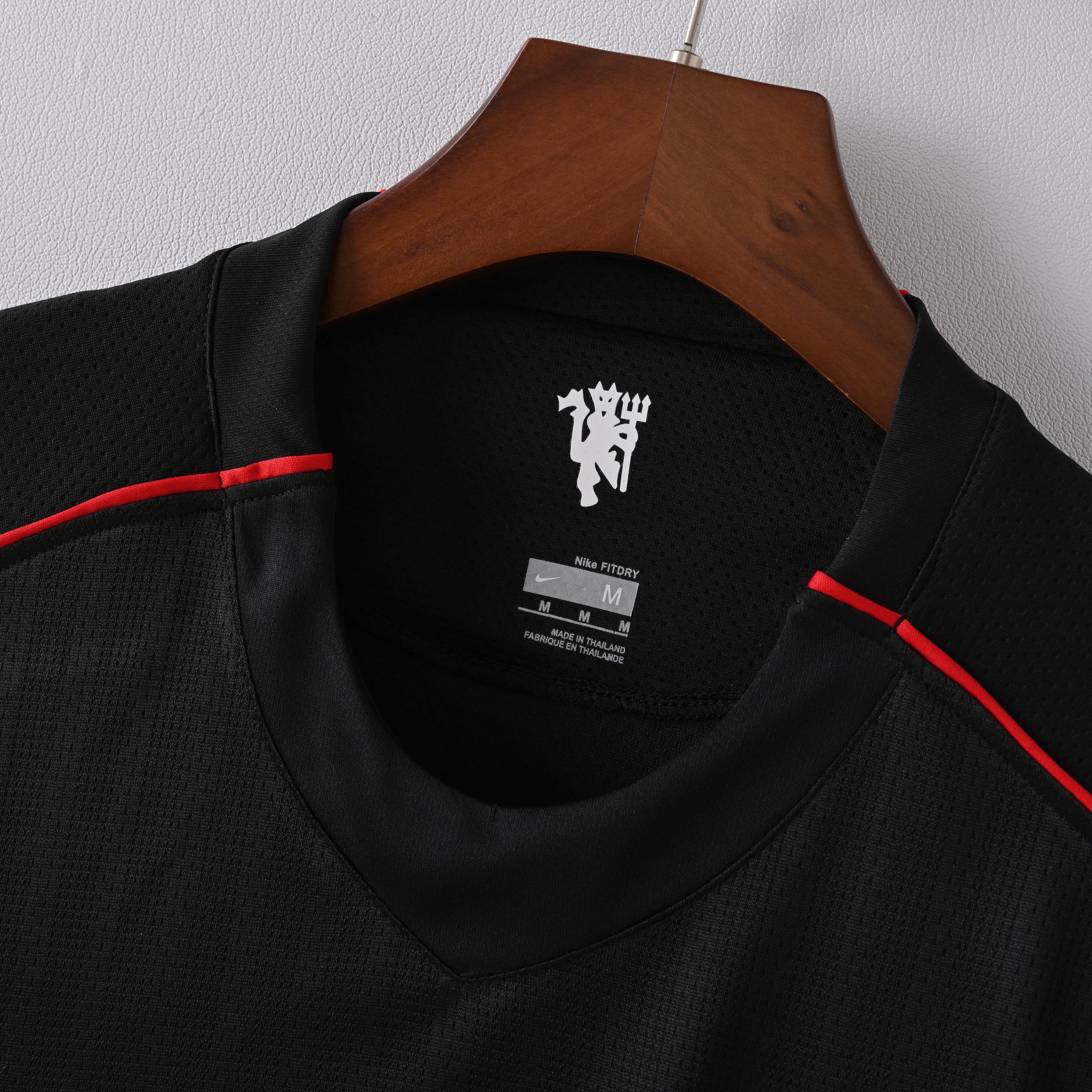 PSG 2001/02 Home Retro Football Shirt - close up details of Navy Nike retro kit