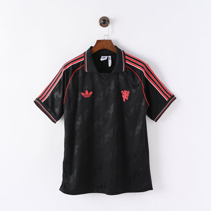 PSG 2001/02 Home Retro Football Shirt - Navy Nike classic football shirt front view