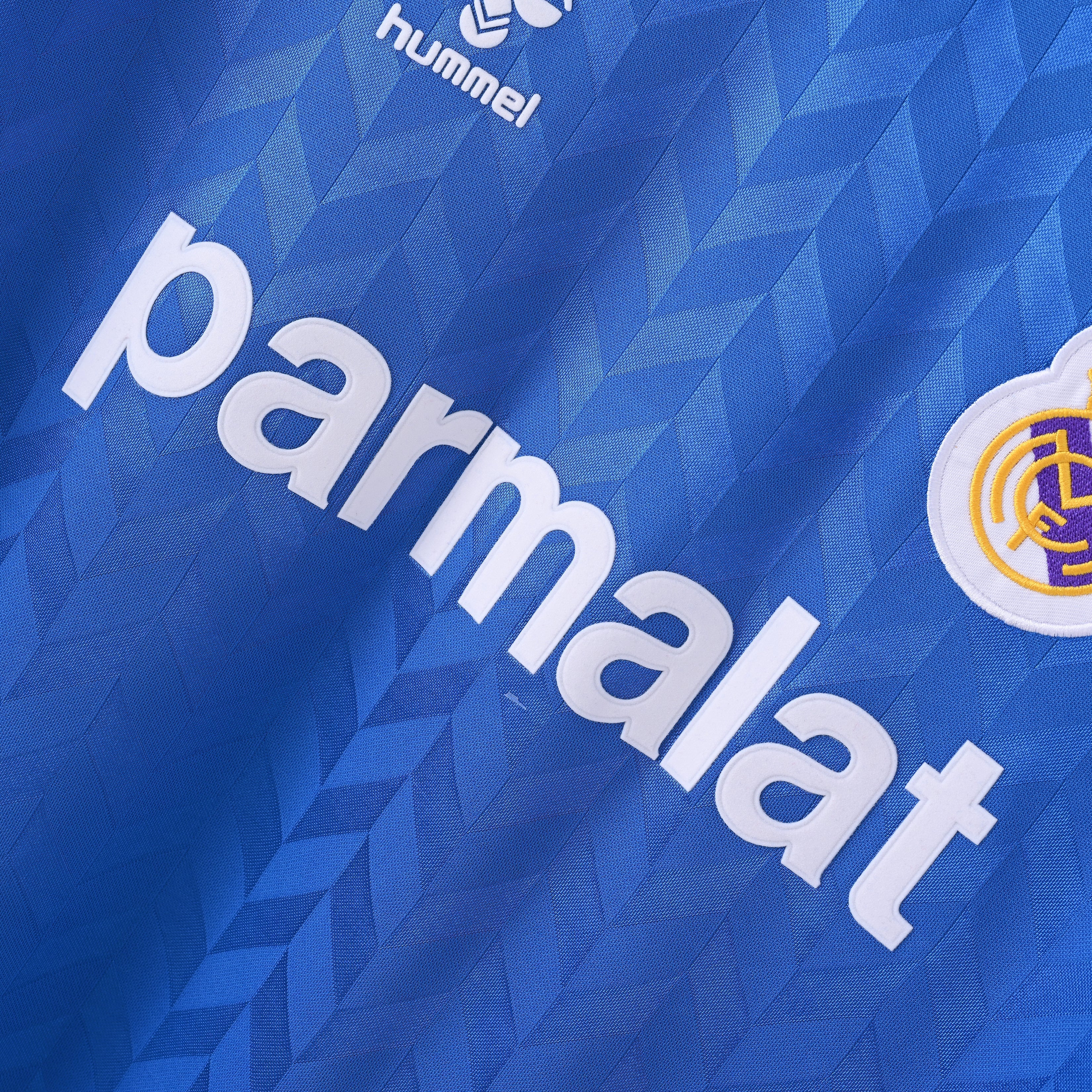 PSG 2001/02 Home Retro Football Shirt - close up details of Navy Nike retro kit