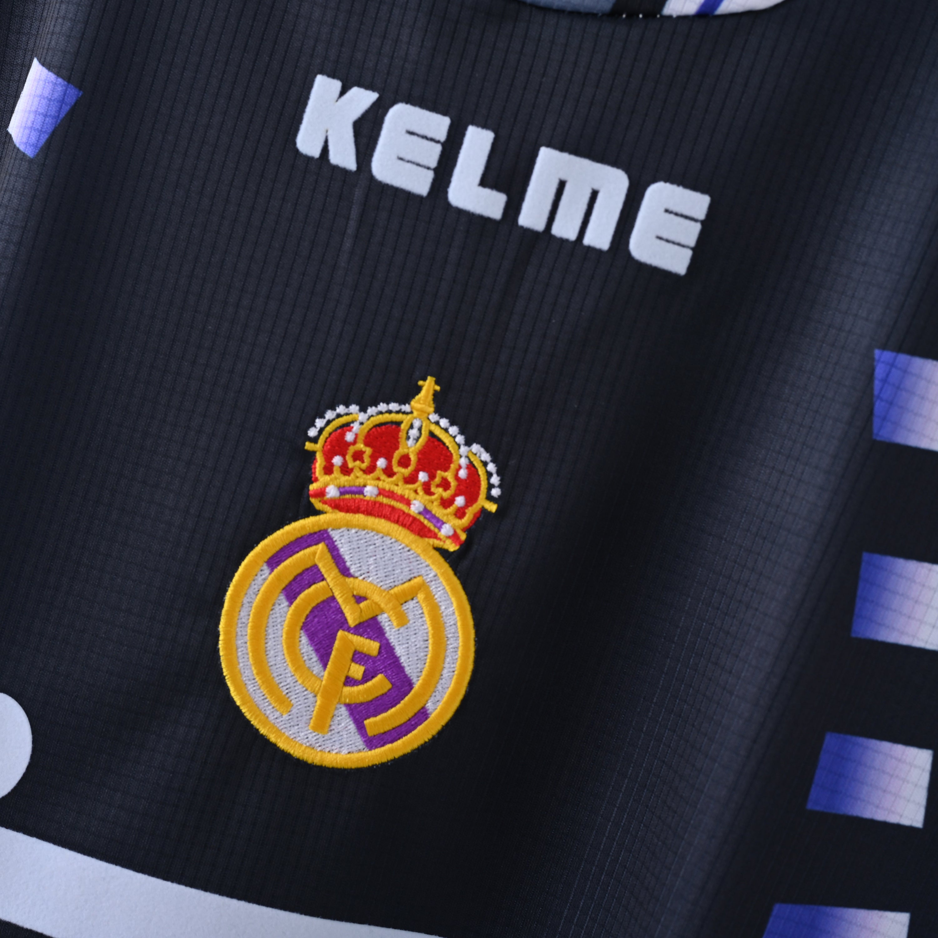PSG 2001/02 Home Retro Football Shirt - close up details of Navy Nike retro kit