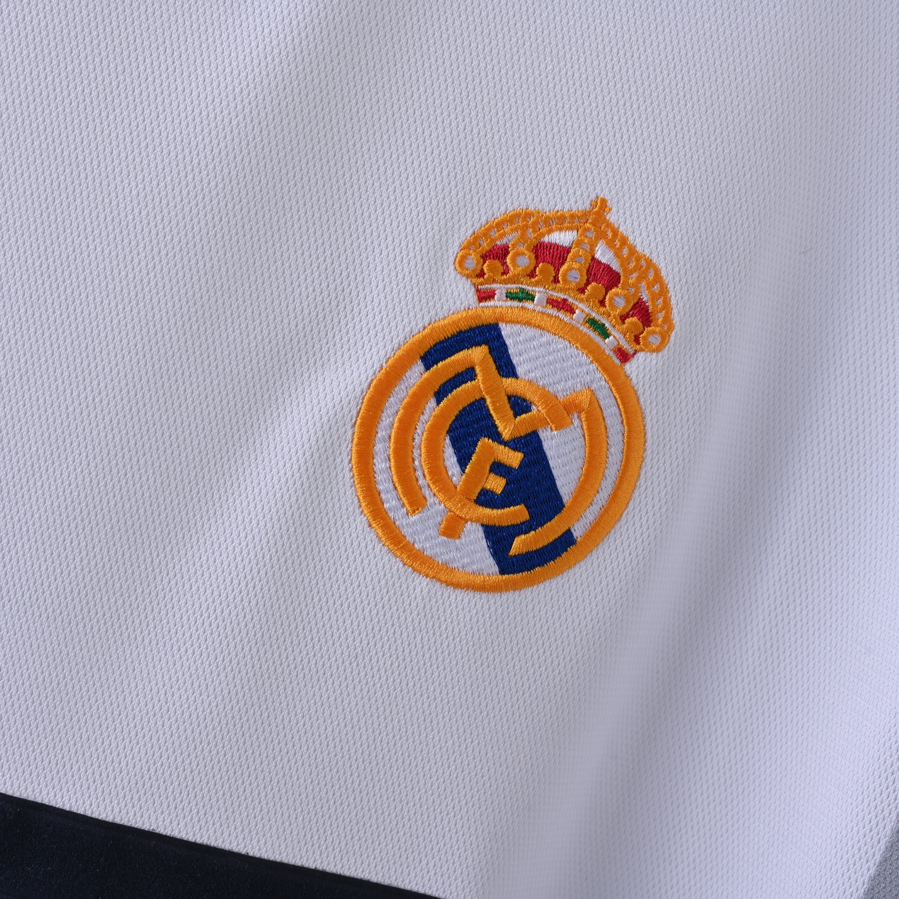 PSG 2001/02 Home Retro Football Shirt - close up details of Navy Nike retro kit