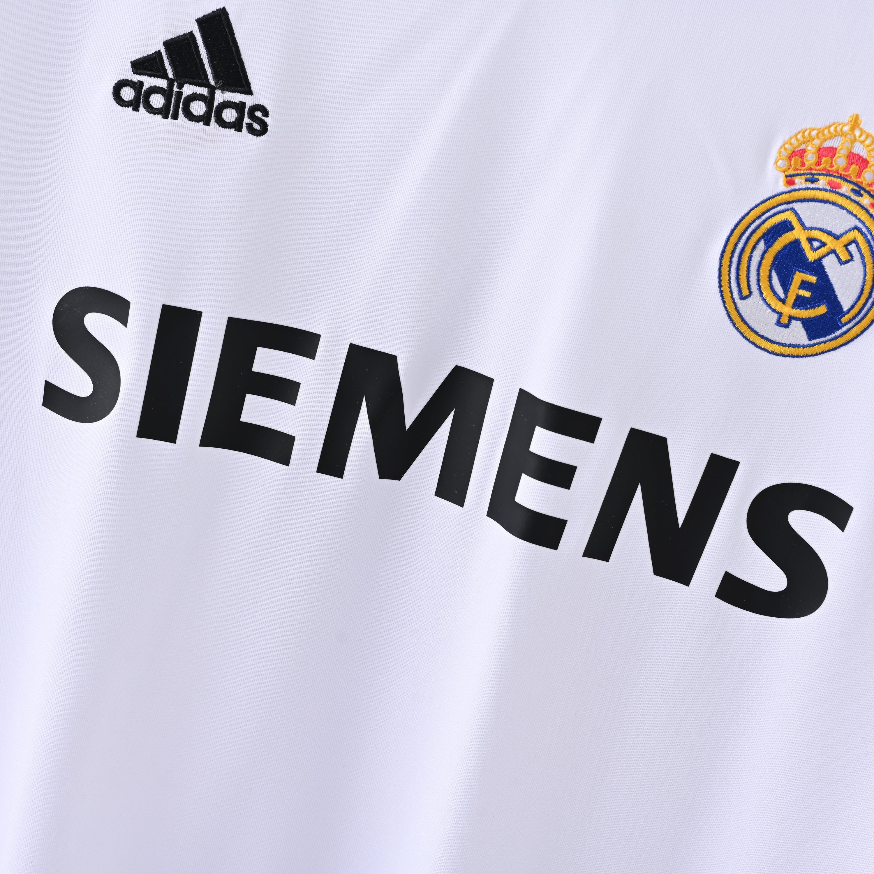 PSG 2001/02 Home Retro Football Shirt - close up details of Navy Nike retro kit