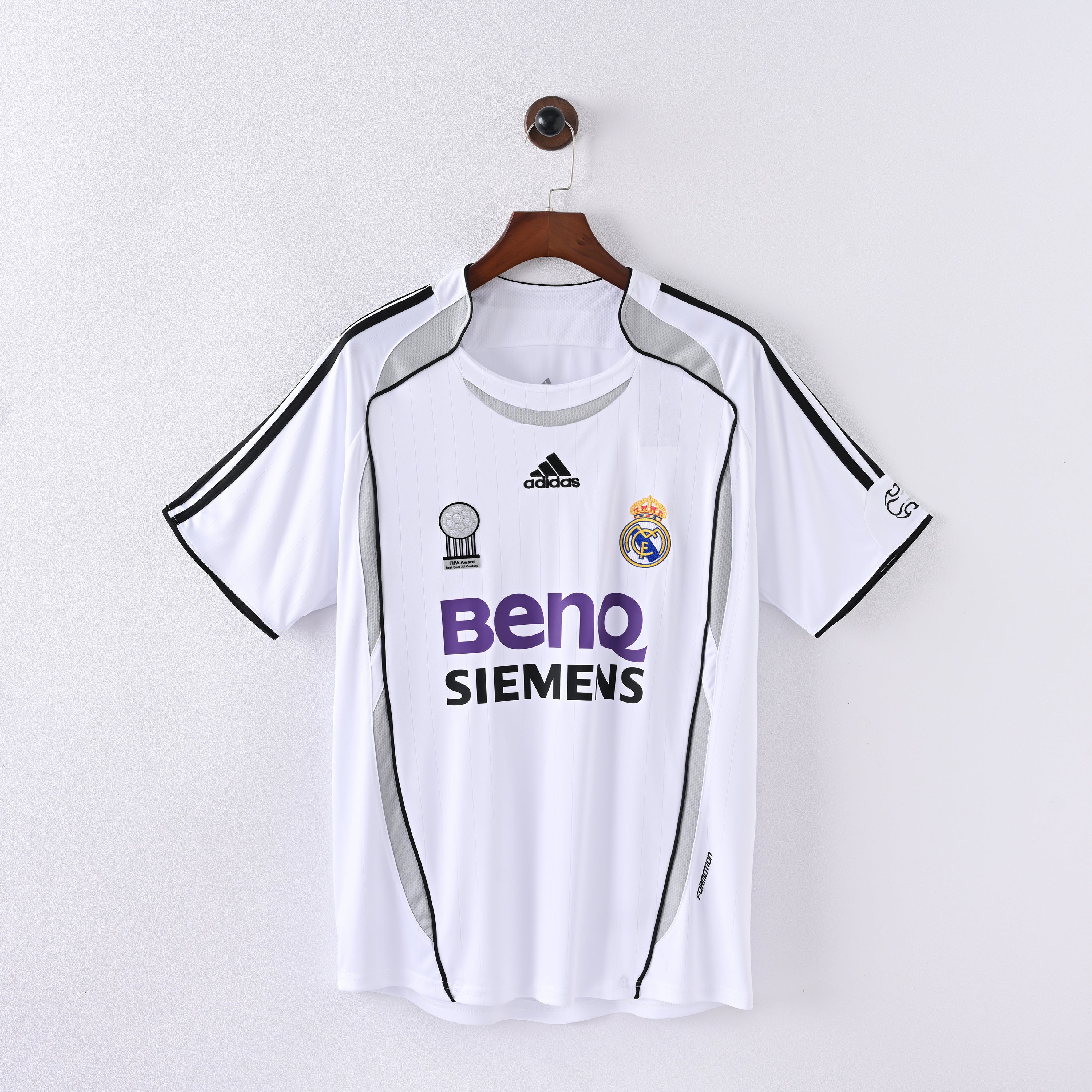PSG 2001/02 Home Retro Football Shirt - Navy Nike classic football shirt front view