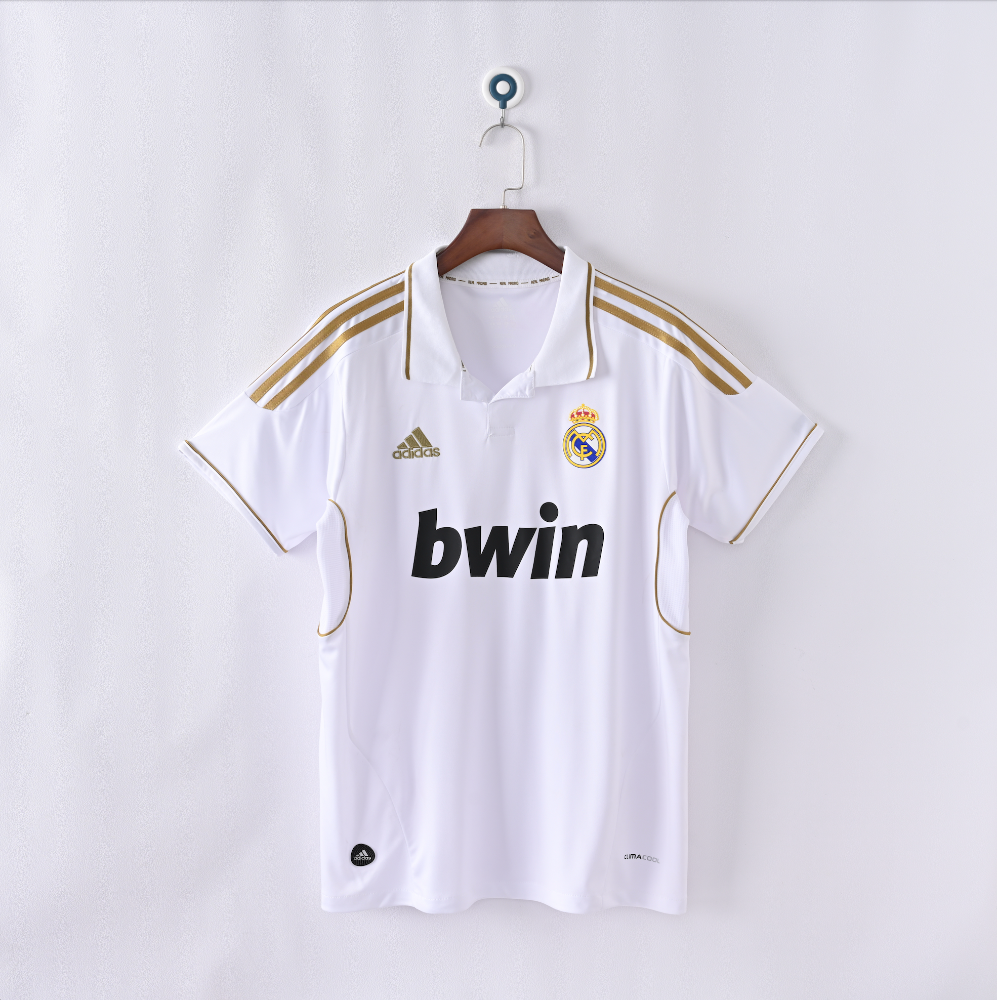 PSG 2001/02 Home Retro Football Shirt - Navy Nike classic football shirt front view